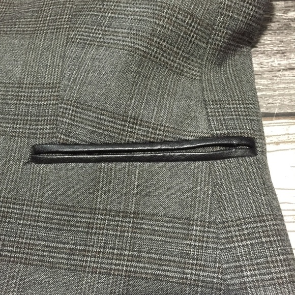 Tahari Plaid Blazer Jacket Women’s 12P Gray One Button Career Business - Picture 7 of 10